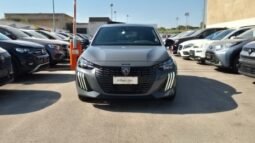 
										Peugeot 208 HYBRID GT 2025 completo									