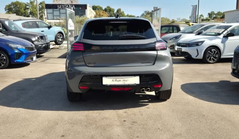 
								Peugeot 208 HYBRID GT 2025 completo									