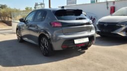 
										Peugeot 208 HYBRID GT 2025 completo									