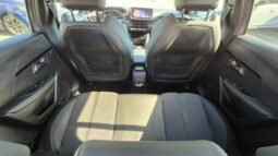 
										Peugeot 208 HYBRID GT 2025 completo									