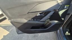 
										Peugeot 208 HYBRID GT 2025 completo									