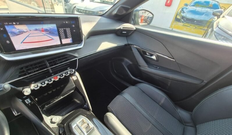 
								Peugeot 208 HYBRID GT 2025 completo									