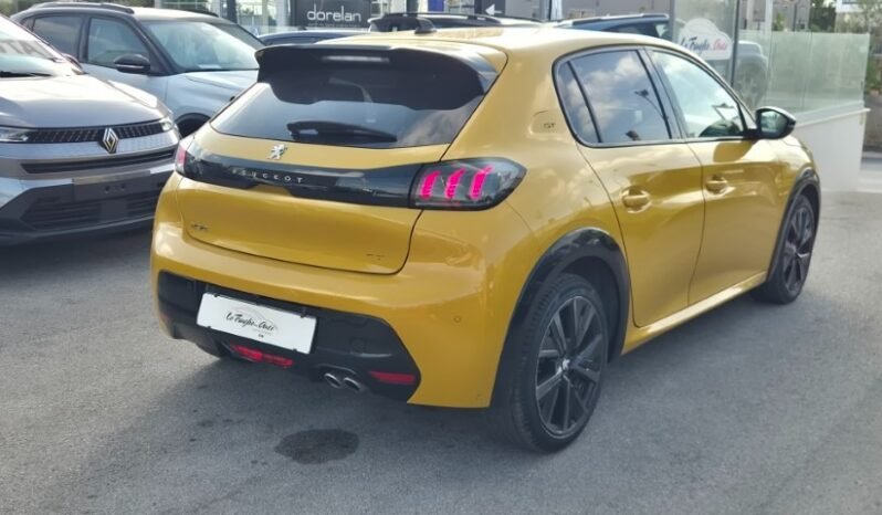 
								Peugeot 208 EAT8 GT 2023 completo									