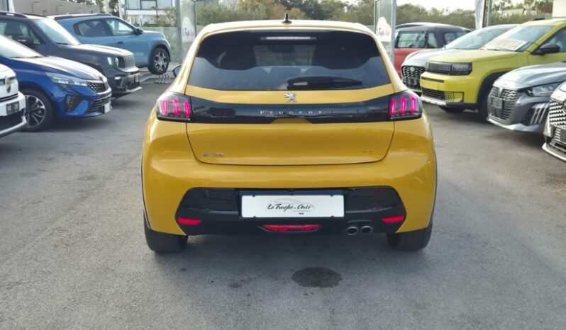 
								Peugeot 208 EAT8 GT 2023 completo									
