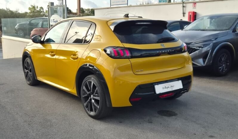 
								Peugeot 208 EAT8 GT 2023 completo									