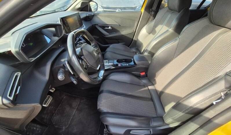 
								Peugeot 208 EAT8 GT 2023 completo									