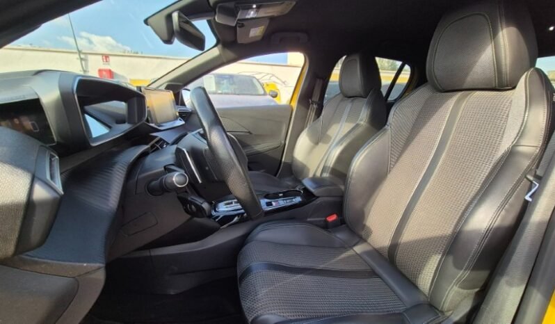 
								Peugeot 208 EAT8 GT 2023 completo									