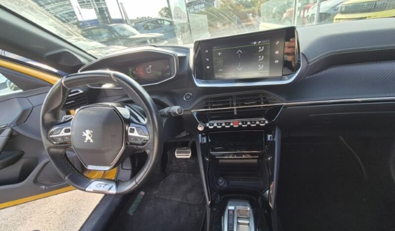 
								Peugeot 208 EAT8 GT 2023 completo									