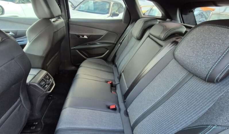 
								Peugeot 3008 ALLURE 2023 completo									