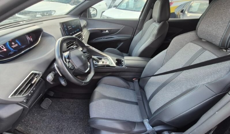 
								Peugeot 3008 ALLURE 2023 completo									