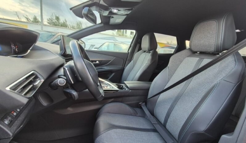 
								Peugeot 3008 ALLURE 2023 completo									