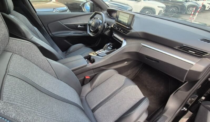 
								Peugeot 3008 ALLURE 2023 completo									