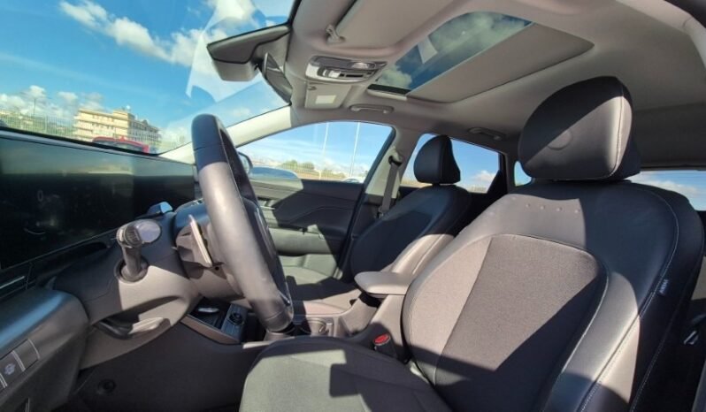 
								Hyundai KONA HEV DCT XCLASS (TETTUCCIO APRIBILE) 2023 completo									