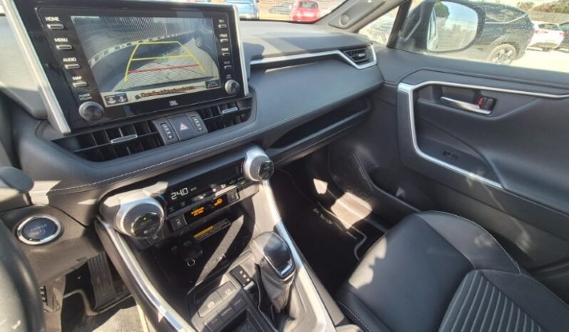 
								Toyota RAV 4 HV E-CVT 2WD BLACK EDITION 2021 completo									