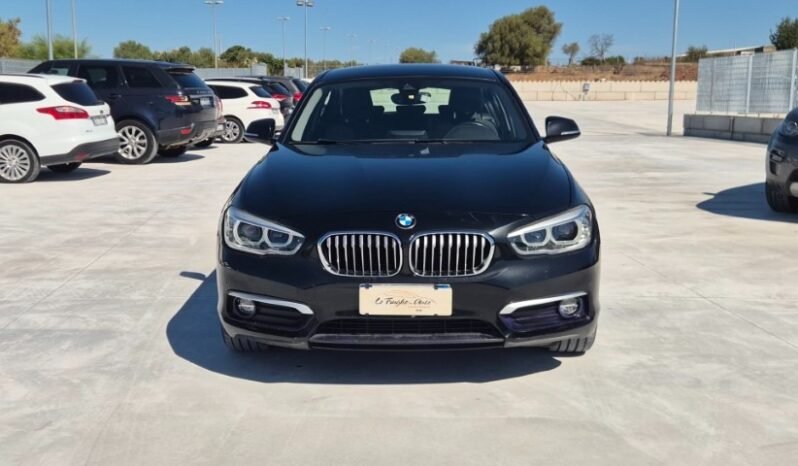 
								BMW 116D URBAN 2018 completo									