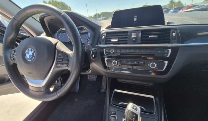 
								BMW 116D URBAN 2018 completo									