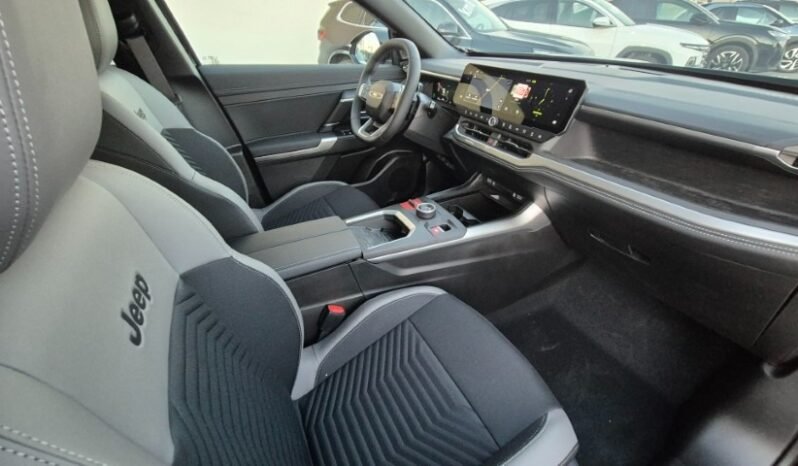 
								Jeep COMPASS E-HYBRID FIRST EDITION 2026 completo									