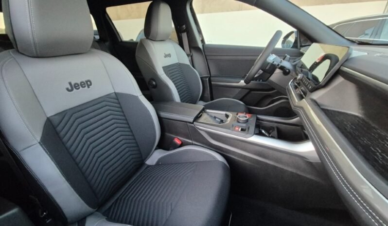 
								Jeep COMPASS E-HYBRID FIRST EDITION 2026 completo									