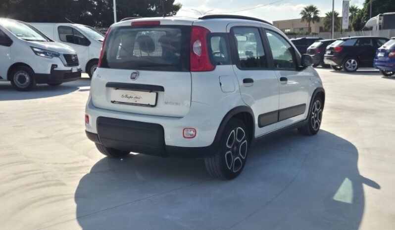 
								Fiat panda HYBRID CITY LIFE 2022 completo									