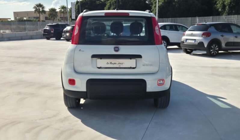 
								Fiat panda HYBRID CITY LIFE 2022 completo									