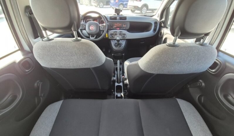 
								Fiat panda HYBRID CITY LIFE 2022 completo									