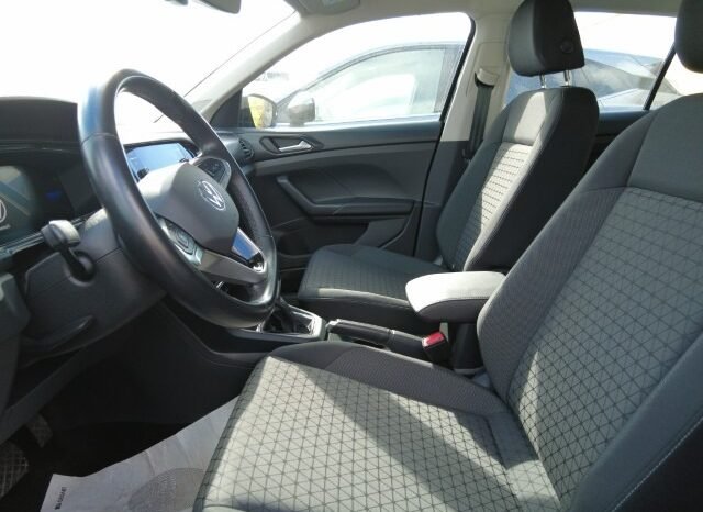
								VPLKSWAGEN T-CROSS ACT DSG LIFE 2023 completo									