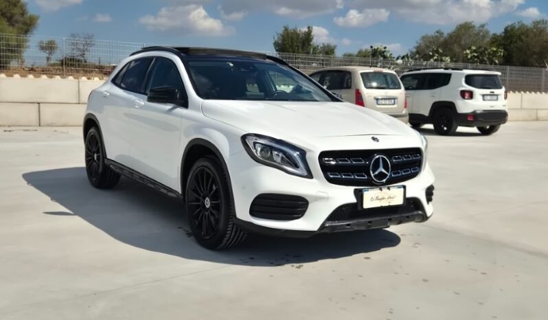 
								Mercedes GLA 200D AUT. PREMIUM (TETTO APRIBILE) 2019 completo									