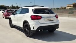 
										Mercedes GLA 200D AUT. PREMIUM (TETTO APRIBILE) 2019 completo									