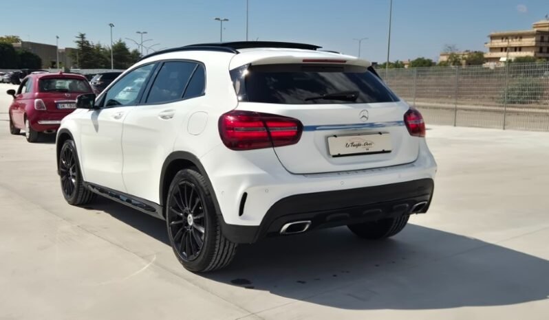 
								Mercedes GLA 200D AUT. PREMIUM (TETTO APRIBILE) 2019 completo									