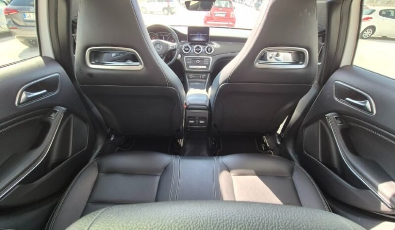 
								Mercedes GLA 200D AUT. PREMIUM (TETTO APRIBILE) 2019 completo									