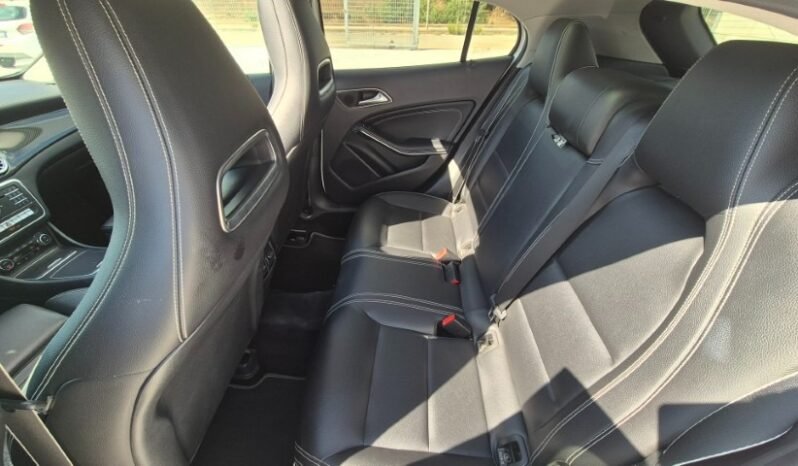 
								Mercedes GLA 200D AUT. PREMIUM (TETTO APRIBILE) 2019 completo									