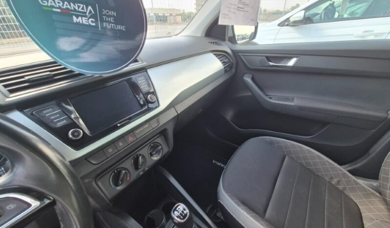 
								Skoda FABIA 2019 completo									