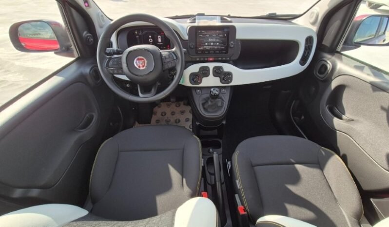 
								Fiat PANDINA HYBRID CROSS 2026 completo									