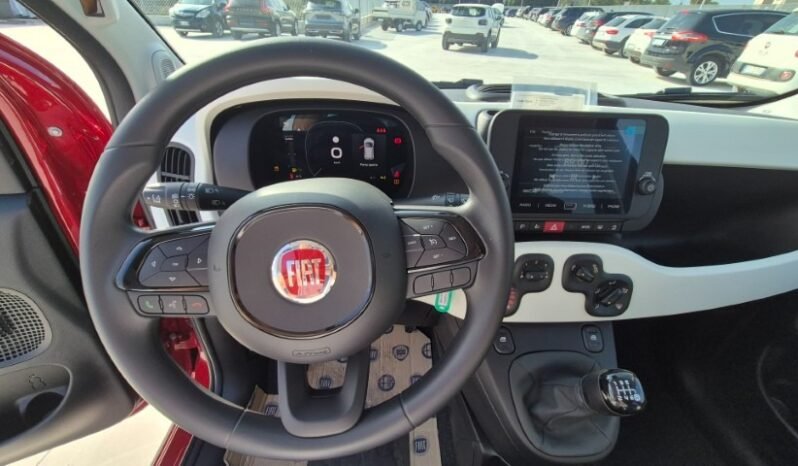 
								Fiat PANDINA HYBRID CROSS 2026 completo									