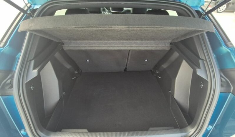 
								Peugeot 2008 HYBRID E-DCS6 ALLURE 2025 completo									