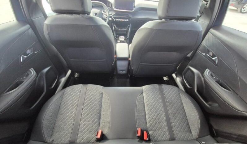 
								Peugeot 2008 HYBRID E-DCS6 ALLURE 2025 completo									