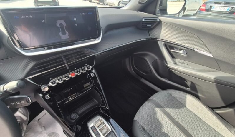 
								Peugeot 2008 HYBRID E-DCS6 ALLURE 2025 completo									