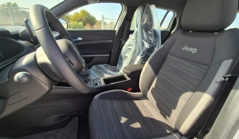 
								Jeep AVENGER MHEV DCT LONGITUDE 2026 completo									