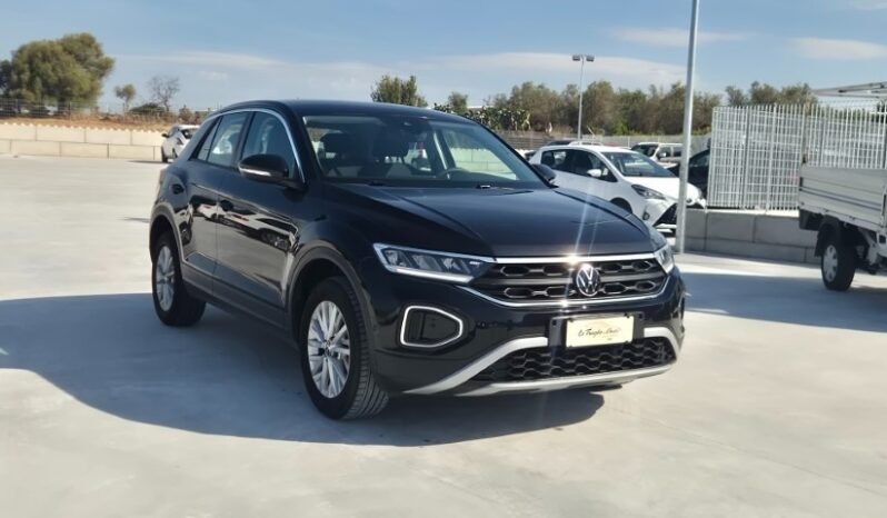 
								Volkswagen T-ROC TSI LIFE 2023 completo									