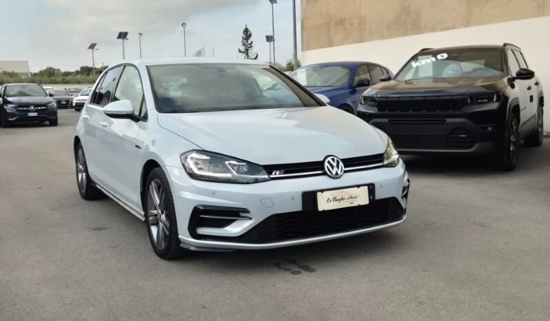 
								Volkswagen GOLF VII TDI R-LINE 2017 completo									