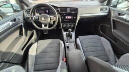 
										Volkswagen GOLF VII TDI R-LINE 2017 completo									