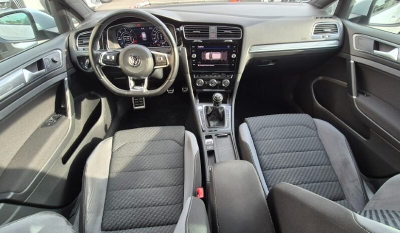 
								Volkswagen GOLF VII TDI R-LINE 2017 completo									