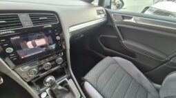 
										Volkswagen GOLF VII TDI R-LINE 2017 completo									