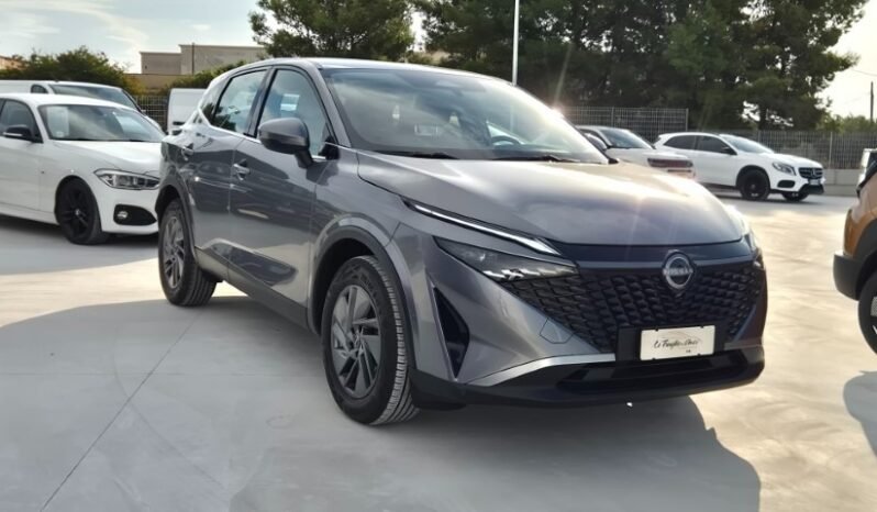 
								Nissan qashqai MHEV ACENTA 2025 completo									