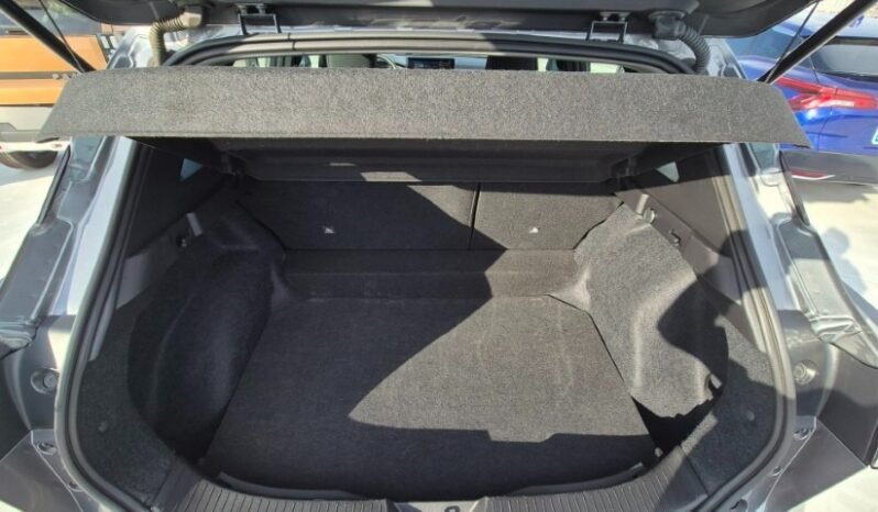 
								Nissan qashqai MHEV ACENTA 2025 completo									