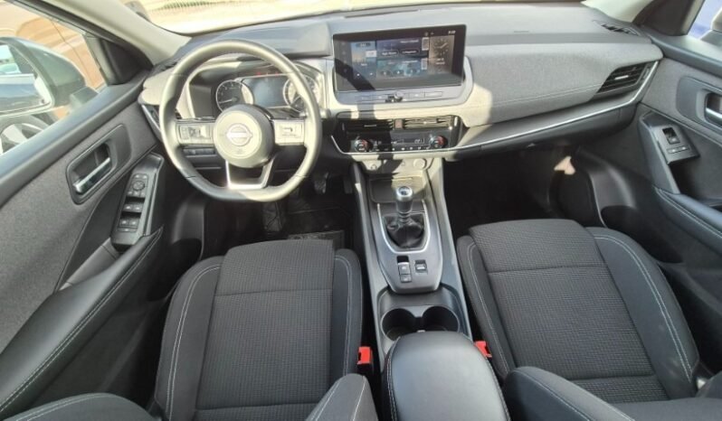 
								Nissan qashqai MHEV ACENTA 2025 completo									