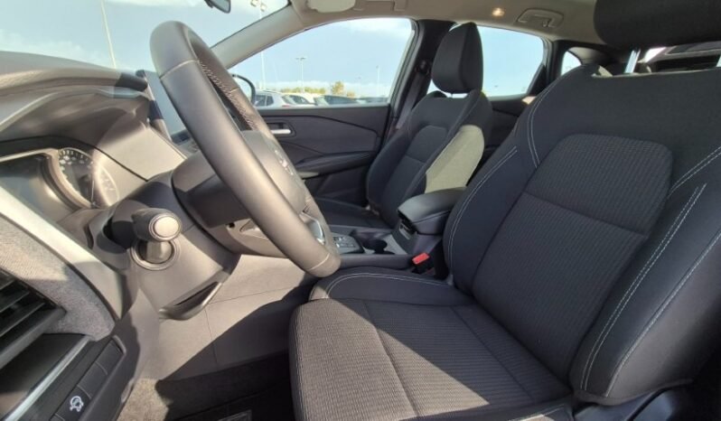 
								Nissan qashqai MHEV ACENTA 2025 completo									