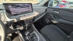 
										Nissan qashqai MHEV ACENTA 2025 completo									