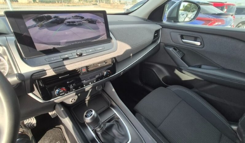 
								Nissan qashqai MHEV ACENTA 2025 completo									