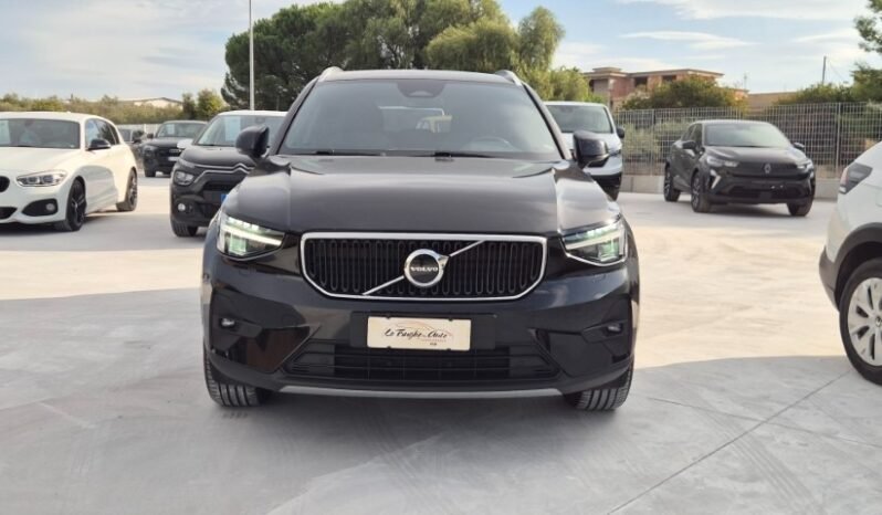 
								VOLVO XC40 B3 AUTOMATICO ESSENTIAL 2024 completo									